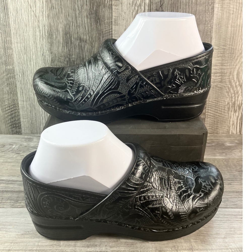 Dansko Professional Black Embossed Floral Leather Clogs Shoes Womens 37 6.5-7